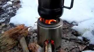 DIY UPCYCLED COFFEE CARAFE ROCKET STOVE IN THE FIELD