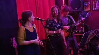 Soulmates ( Ariana Mc Manus , Lilli Kern , Herby Dunkel) 27.09.2025 Louisiana Blues Pub Wien 