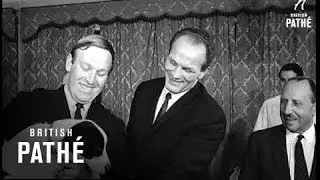 30 Second News - Pickles And Owner Receive &Acirc;&pound;1,000 (1966)