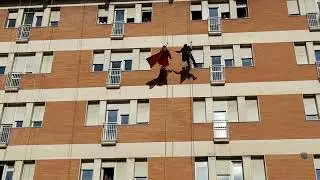 Caserta. All'ospedale la festa di Natale per i bambini di pediatria: lo spettacolo dei superoi