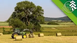 Heuballen fahren mit John Deere 5070 M