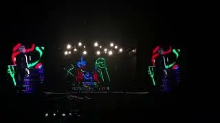 Guns N' Roses Inicio del show - It's so easy + Mr. Brownstone / Argentina, Buenos Aires