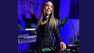 LaMarquise - Live Mix Podcast #18 Paris [Melodic Progressive House DJ Mix]