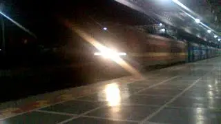 12903 Mumbai Amritsar Golden Temple Mail attacks Palghar
