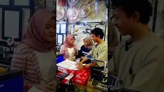Tandain dulu ya neng #kedairiders #yoyostation10