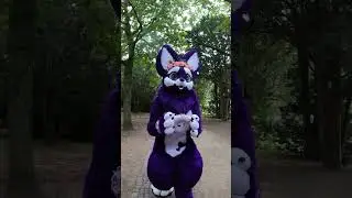 Солнце, городской пейзаж и фурсьют &ndash; возможно только во Франкфурте! 🌆 #furry #fursuit #frankfurt ...