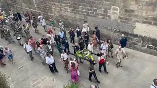 Entrada del Seguici de Sant Roc a l'Arquebisbat de Barcelona