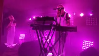 07 01 12 2024 Chez Heinz Hannover Maustetytöt Jos vain pääsisin pääsi sisälle