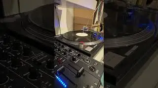 Danny Howells - Mama Loves You