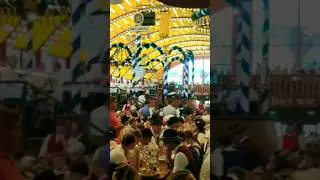 L&ouml;wenbr&auml;u Festzelt, Oktoberfest / Wiesn, M&uuml;nchen / Munich, 17.09.2023