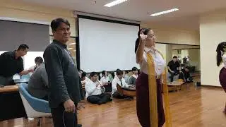 ลาวดวงเดือนนักร้องตัวปลอม