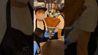 Ultimate Korean Street Food &ndash; GODIVA Chocolate Crepe | Melted Chocolate Dessert ASMR #foodie