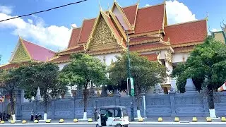 Outside Wat Langka, Phnom Penh