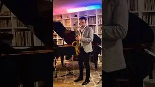 𝗔 𝗯𝗶𝘁 𝗼𝗳 𝘀𝗼𝗹𝗼𝗶𝗻𝗴 𝗼𝗻 𝗮 𝗻𝗲𝘄 𝘀𝗼𝗻𝗴 - #jazz #saxophone #music #swing #blues #piano #bass #composition