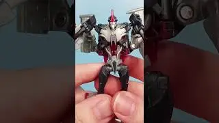Tiny TF Prime Starscream! Cyberverse (not that one) Commander Class (nope not that either)