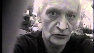 John Zewizz skitsofrantic in hallway