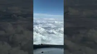 Pilot Witnesses UFO Flying Near Plane - 1162504