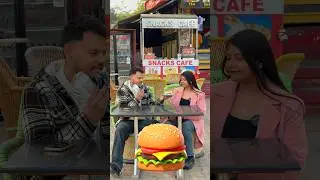 Per burger bite you will get ₹ 100 😱 #shortvideo #trending #foodblogger #burgerchallange