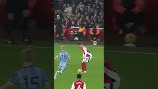 Incredible Control From Martin Odegaard 🪄#arsenal #premierleague #odegaard #epl#viral#shorts#control
