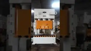 USED &lsquo;C&rsquo; TYPE DOUBLE CRANK PRESS 0937 KOMATSU 1/3