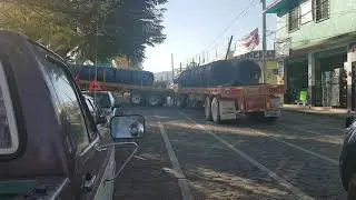 Trailer Doble Remolque en Aprietos desde Huandacareo, Michoacán, México.