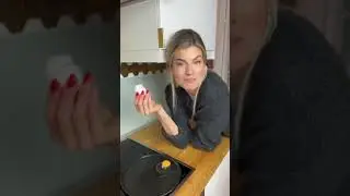 Ako rozb&iacute;ja&scaron; svoje vajcia? 🥚😎