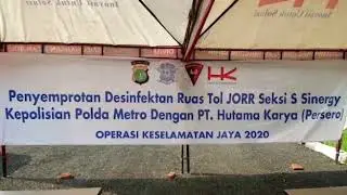 PENYEMPROTAN CAIRAN DISINFEKTAN DI JALAN TOL JORR SEKSI S .