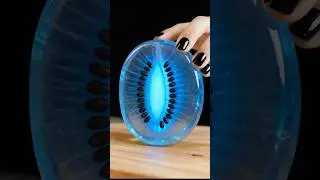 Glowing Kiwi &mdash; A Slice of Futuristic Nature