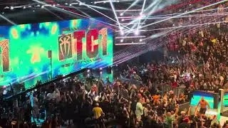 Roman Reigns returns on RAW! (CROWD VIEW) 08-18-2025