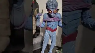 there is no escape from the claws..of the Metaluna Mutant!!!