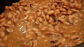 PINTO BEANS AND CORNBREAD RECIPE | EASY RECIPE | How to Make Pinto Beans Taste Good And Flavorful