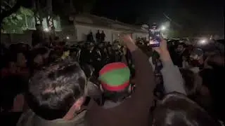 Protest of Imran khan sisters outside Adiyala in this extremely Cold weather. #imrankhan #pakistan 
