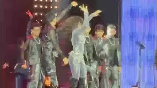 Nora fatehi live concert dubai