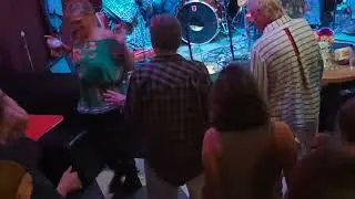 Portland Oregon #🎶#localband#localbar#enjoinglife#portland#bar#dance#dancelikenooneswatching#music 