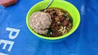 Mie ayam dengan bakso besar cuma 20rb