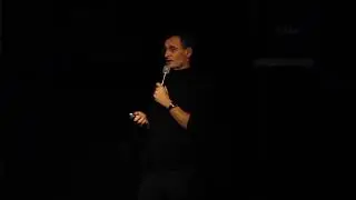 'Richtig Pinkeln!' - Dr. Peter Mandry beim #75 Science Slam Berlin