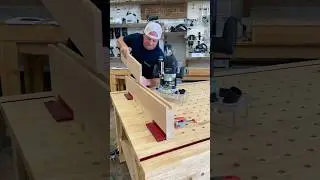 Cutting grooves with a router and jig #woodworking #joinery #router #festool