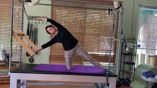 Pilates Kneeling Mermaid