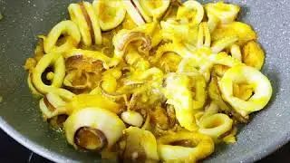 Fried Turmeric Squid 🐙 (Sotong goreng kunyit-Malaysian style) #asmrcooking#squiddish