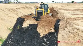 Powerful Operation Shantui DH17c2 Dozer Move Sand Mud & Grading Dirt Road Dump Trucks Sand Transport