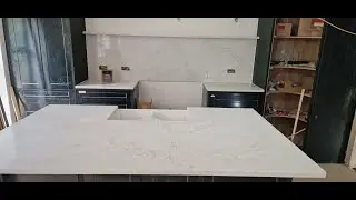 Spider Gold HS344, From Classic Quartz Stone, Was Installed In The Kitchen @londonkitchenworktops
