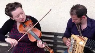 Sidmouth Folk Week Backstage Sessions 2012 : Eliza Carthy and Saul Rose