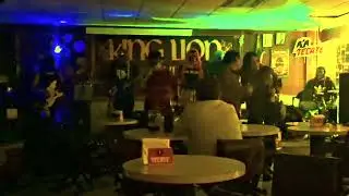 LA PLAYA version ska - LOS TIBURONES PORNO SURF EN EL KING LION MTY