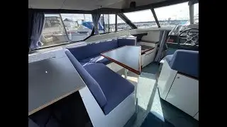 Bayliner 3058 Fly   Inside
