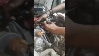Disel filter air release ⛽#automobile #engineering #mechanic 🚗👨&zwj;🔧