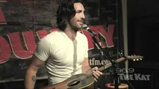 Jake Owen talks about his 1946 Gibson Guitar  (96.9 The Kat Exclusive Performance)