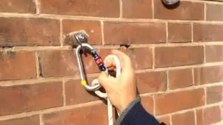 One Handed Clove Hitch