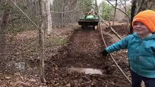 Доступ к старым тропам и их восстановление с помощью John Deere 3032E