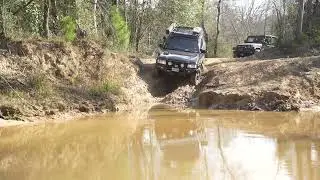 Land Cruiser Conquers a Texas River/Creek &mdash; Real Off‑Road Water Crossing| Creekside Off-Road