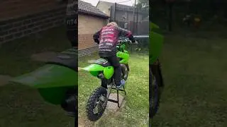 Первый раз завожу двигатель KX65!